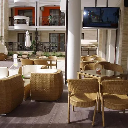 Hamony Palace Apartment *